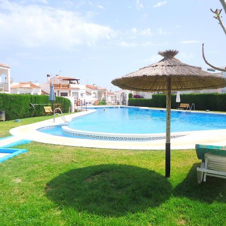 Peperent Casa Pino Villa Нерха Екстериор снимка